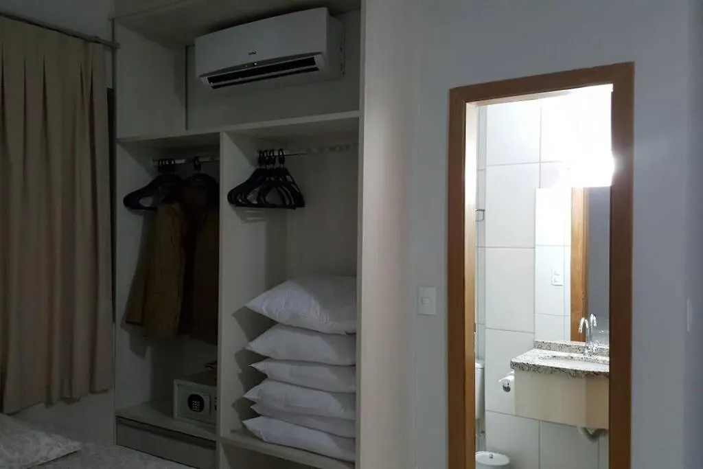 Flat P/4 Adultos Golden Dolphin Supreme Apartment Caldas Novas 0*,
